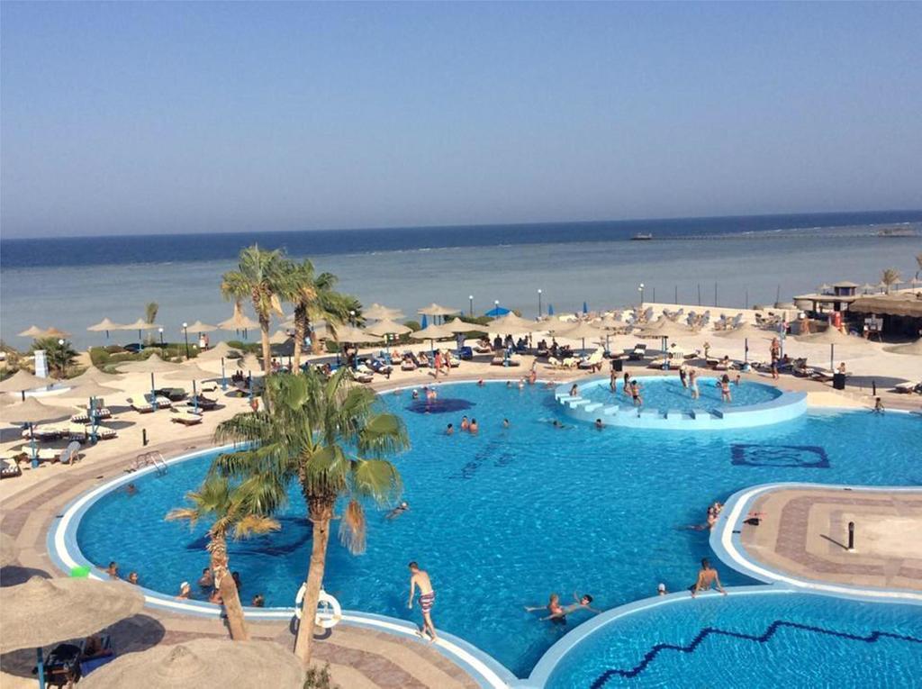 Blue Reef Red Sea Resort Marsza Alam Kültér fotó